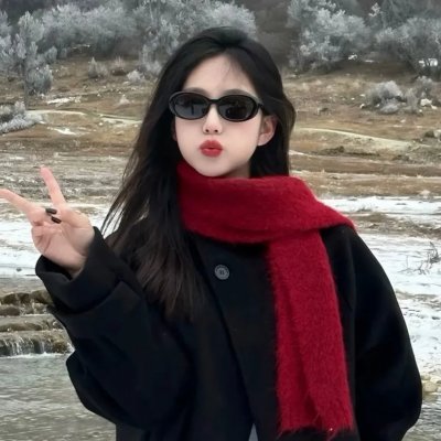 男爵的同桌小女生